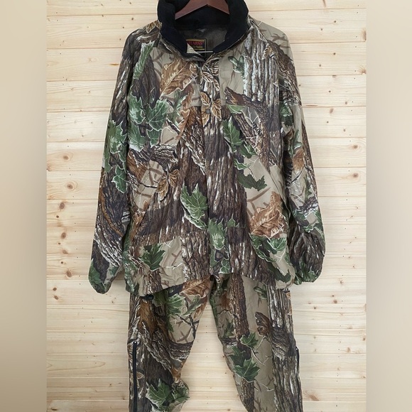 STEARNS Dry Wear REALTREE Camo H068 Large 2-Piece Waterproof Hunting Suit - Picture 1 of 16